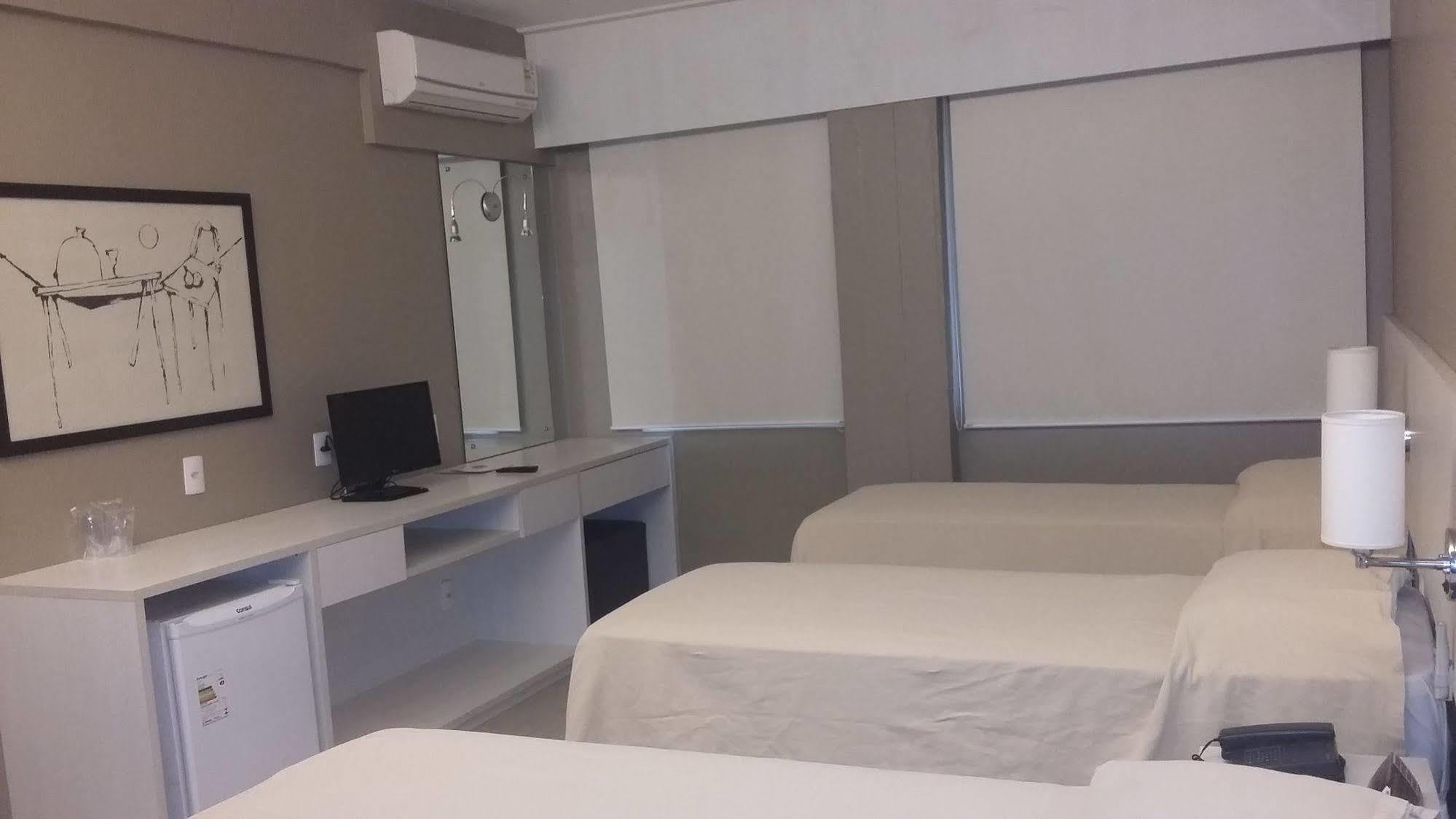 Hotel Manta Πελότας Εξωτερικό φωτογραφία