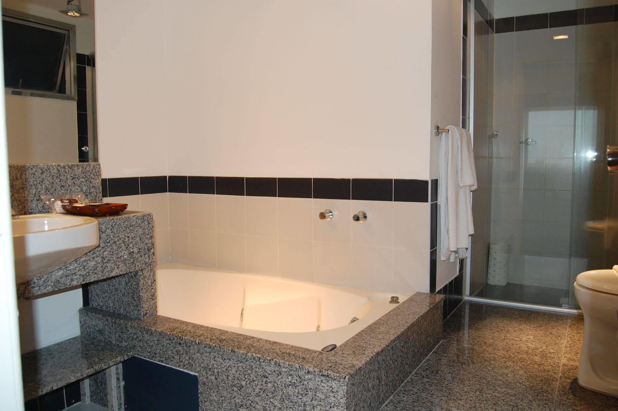 Hotel Manta Πελότας Εξωτερικό φωτογραφία