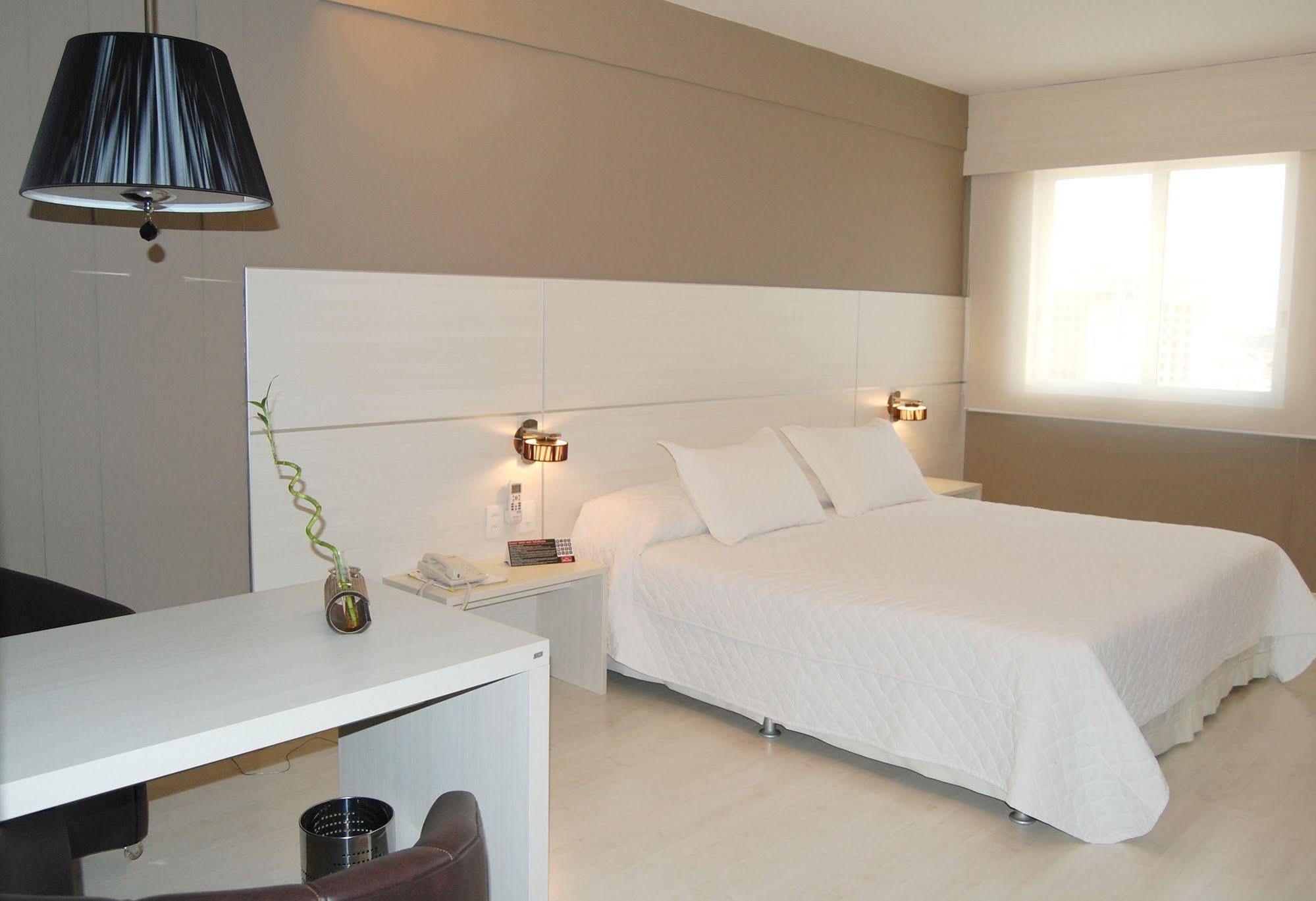 Hotel Manta Πελότας Εξωτερικό φωτογραφία